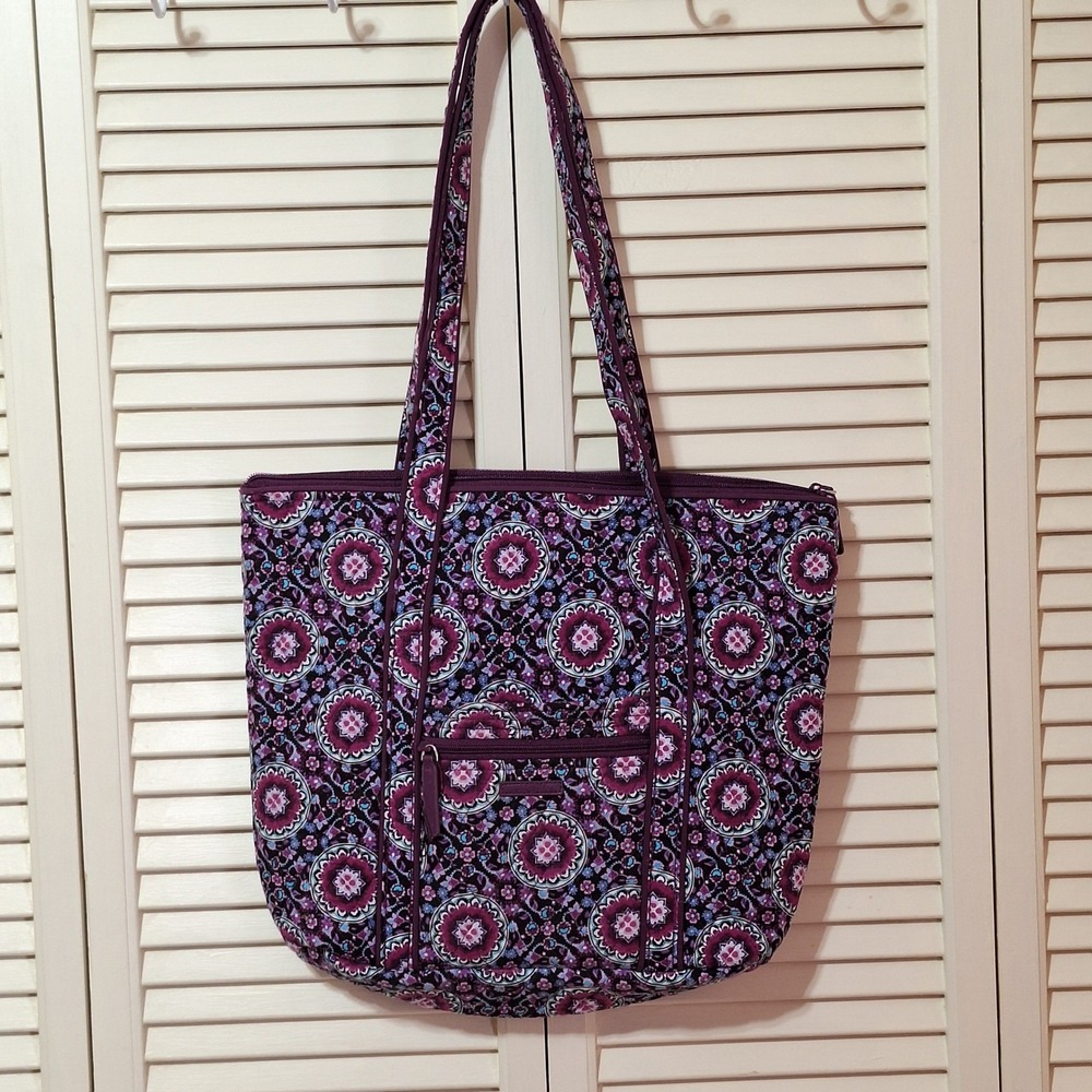 Vera Bradley Plum Pansies Quilted Cotton Tote Bag Purple Floral Medallion Zip